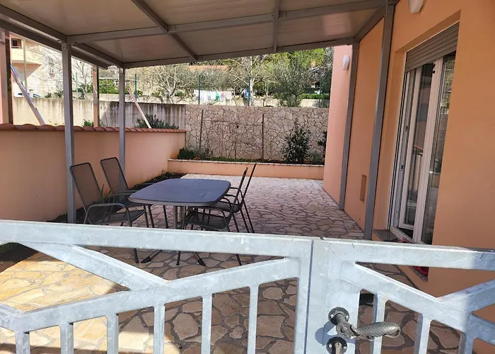 Apartman Leanton