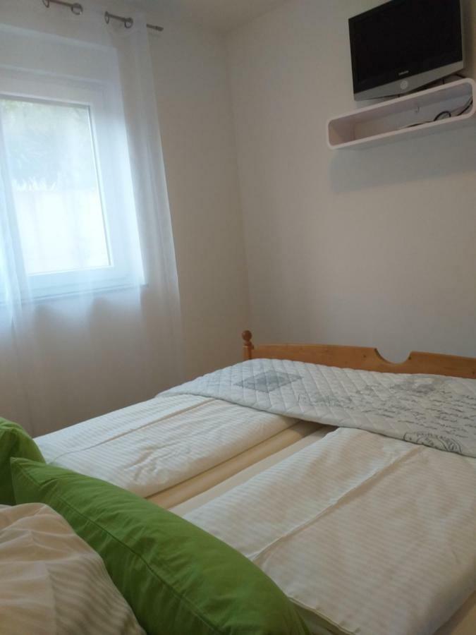 Leanton Apartment